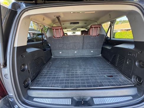 Used 2020 Chevrolet Suburban Premier w/ Premier Plus Edition image 4