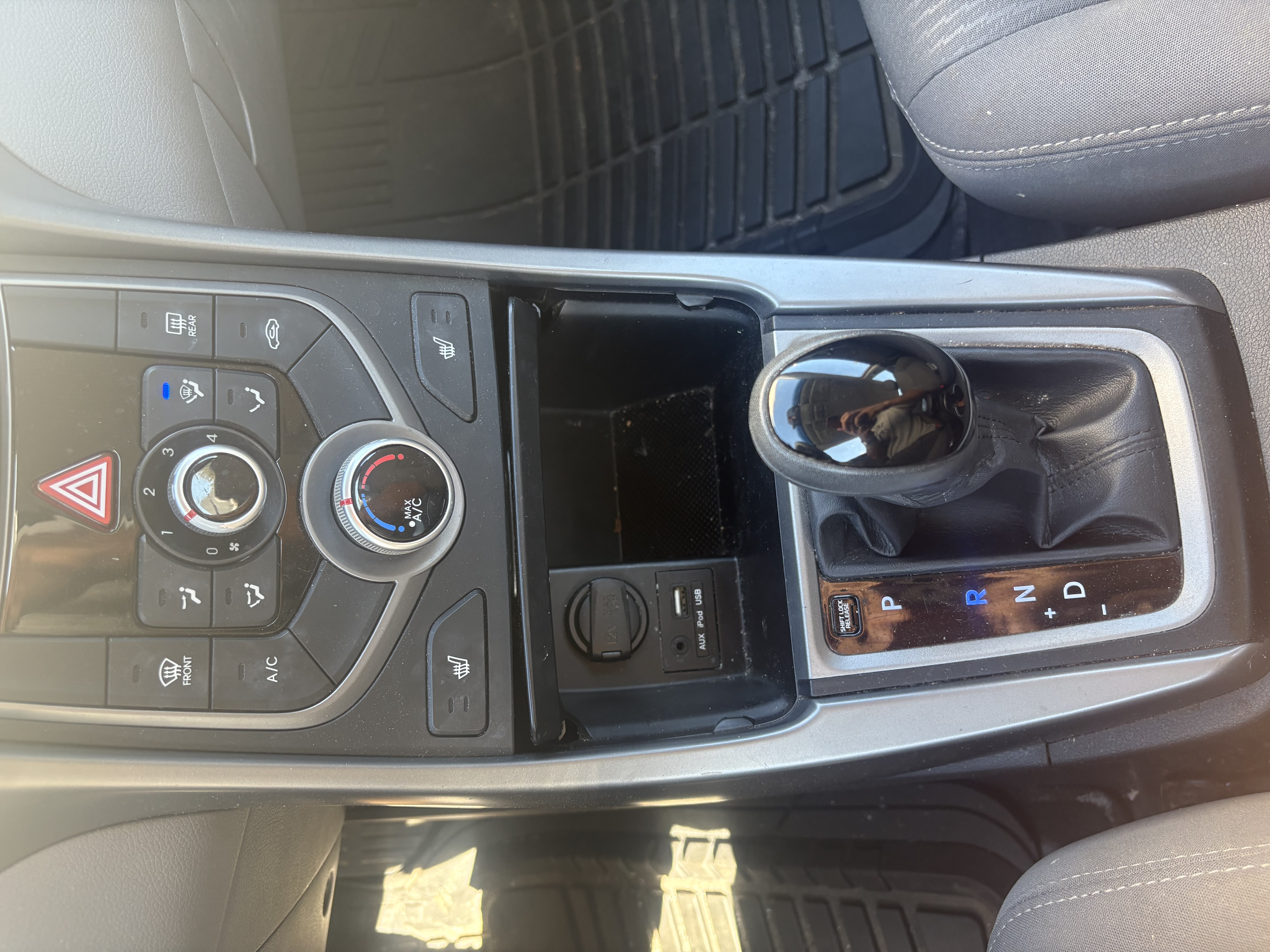 Used 2014 Hyundai Elantra SE w/ Option Group 02 FWD image 15