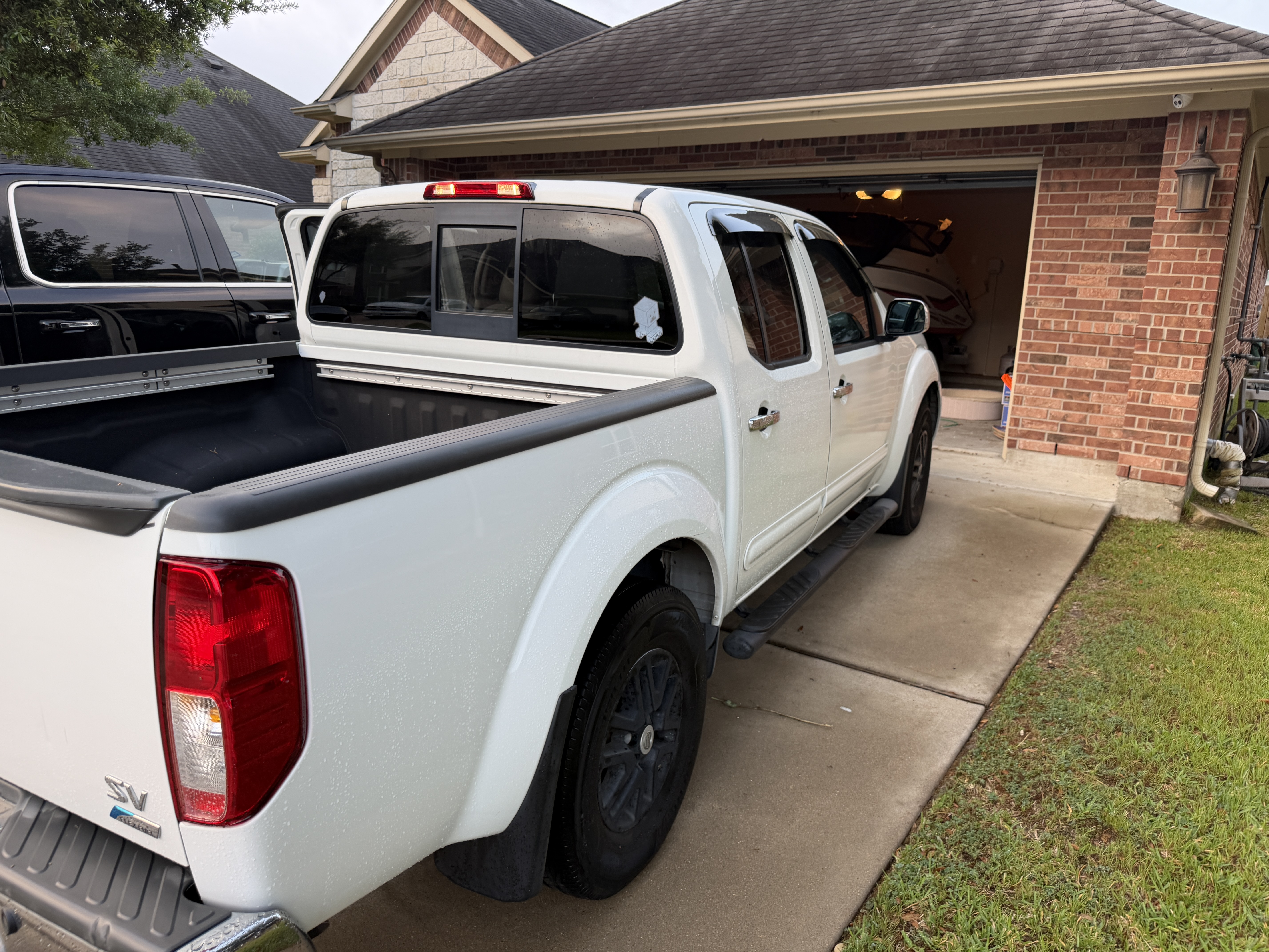 Used 2018 Nissan Frontier SV w/ Value Truck Package RWD image 4