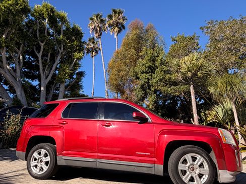 Used 2015 GMC Terrain SLE w/ Convenience Package image 2