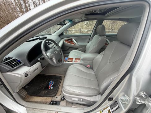 Used 2009 Toyota Camry XLE image 3