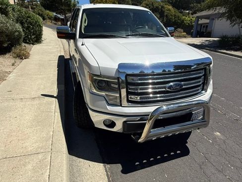 Used 2014 Ford F150 Lariat w/ Equipment Group 502A Luxury AWD/4WD image 9