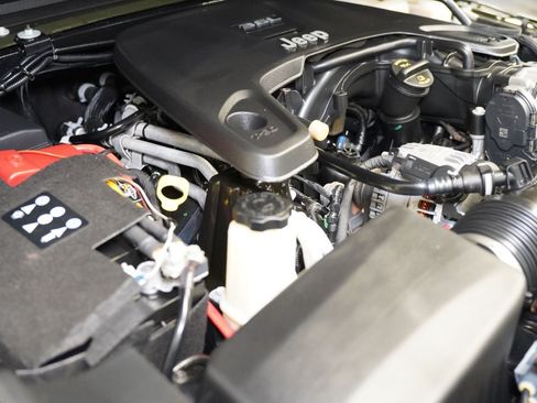 Used 2021 Jeep Gladiator Rubicon image 18