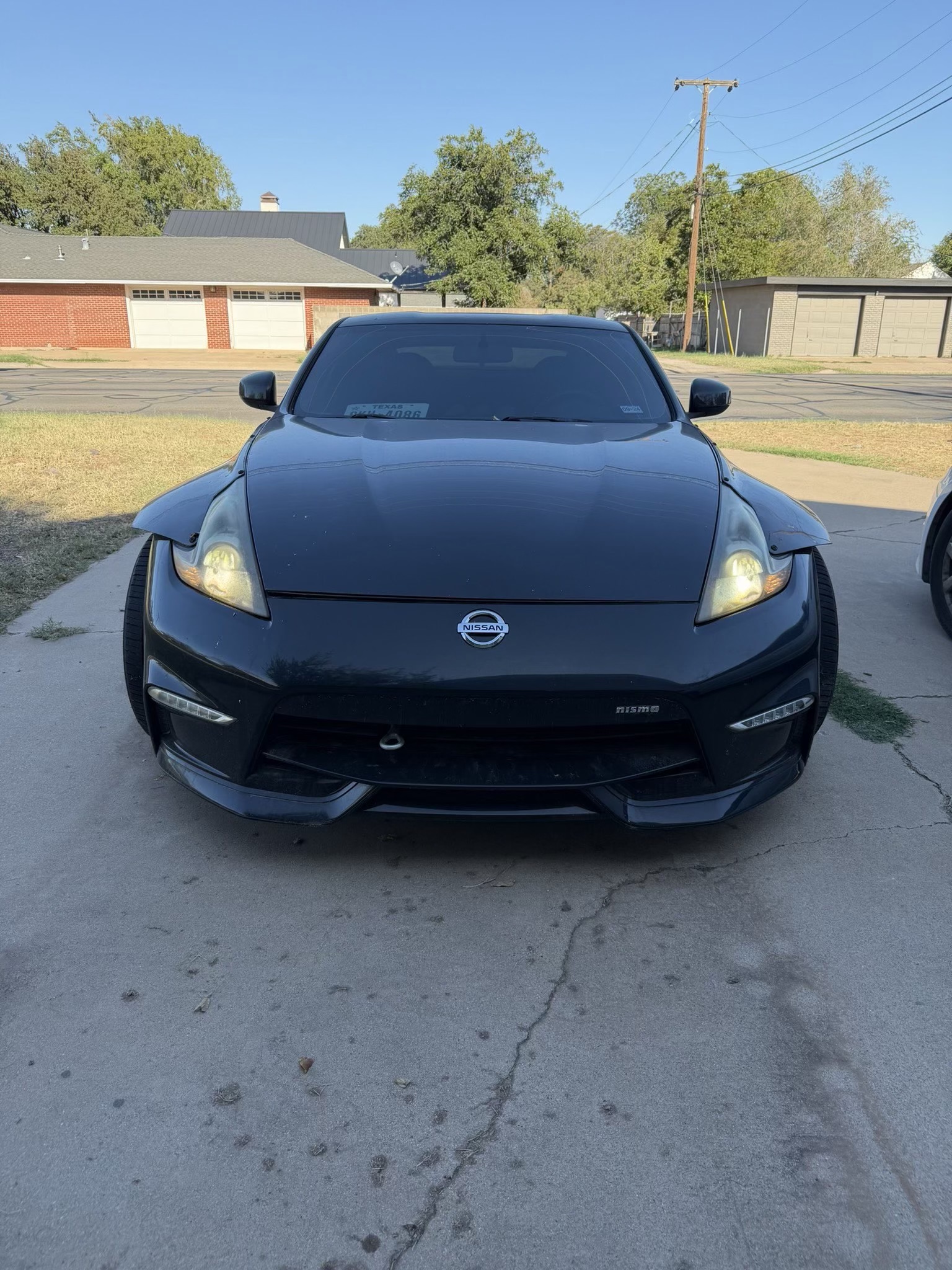 Used 2016 Nissan 370Z NISMO RWD image 2