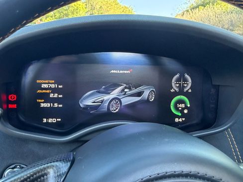 Used 2018 McLaren 570S Spider RWD image 14