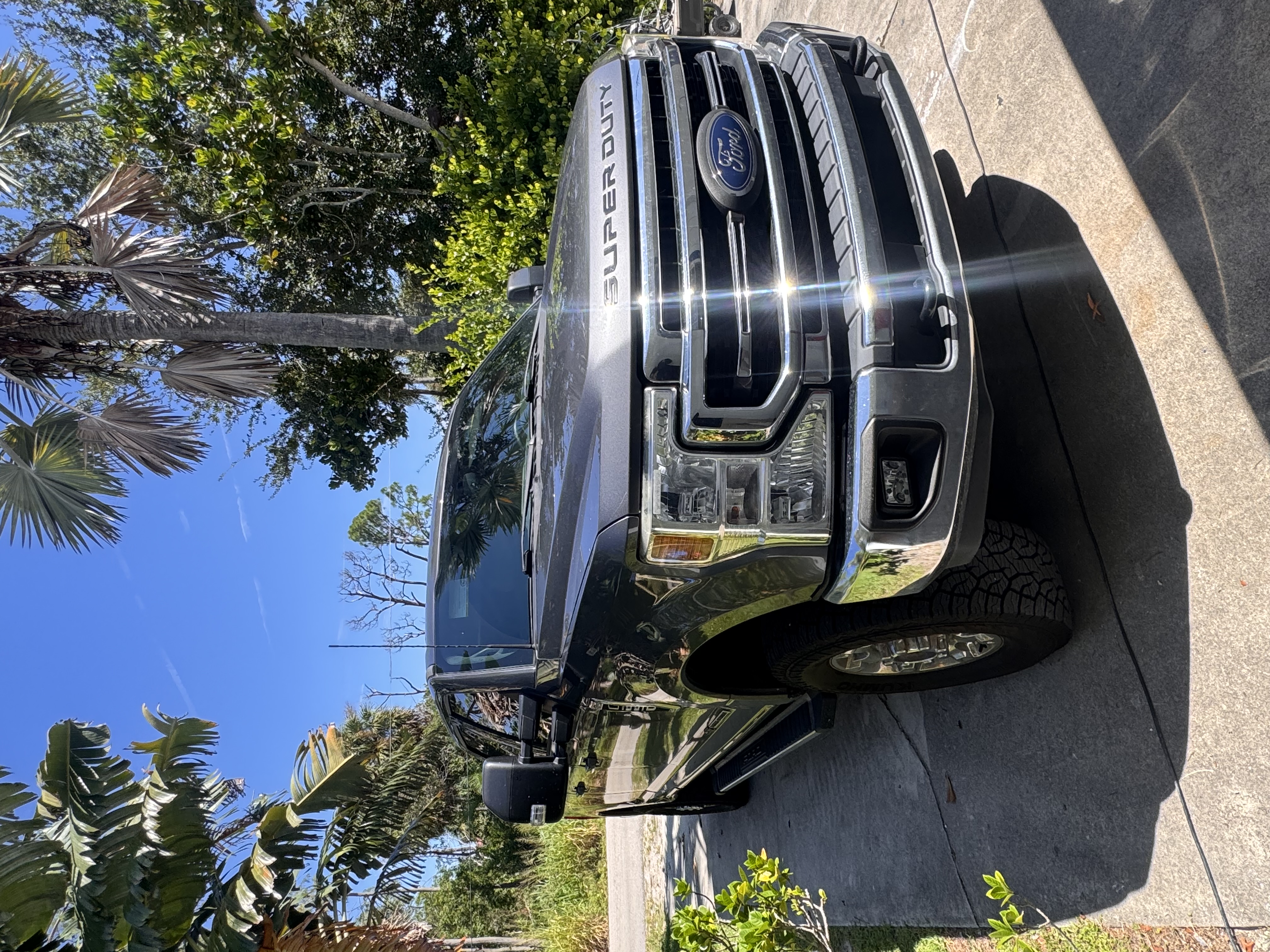 Used 2022 Ford F250 Lariat w/ Lariat Value Package AWD/4WD image 2