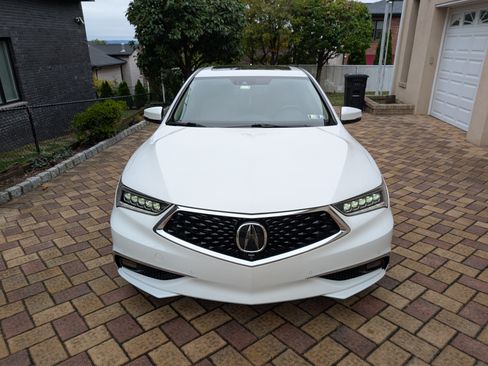 Used 2018 Acura TLX V6 w/ Advance Package image 2