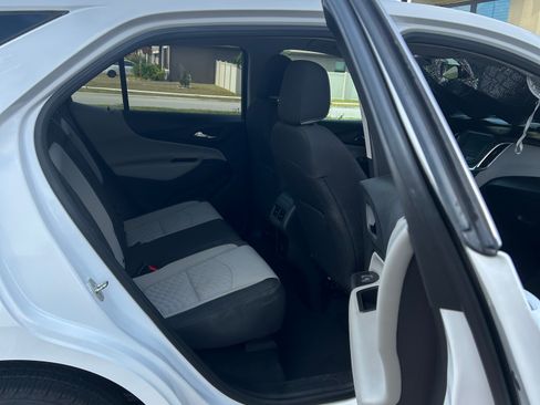 Used 2018 Chevrolet Equinox LT image 16