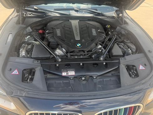 Used 2015 BMW 750Li xDrive AWD/4WD image 6