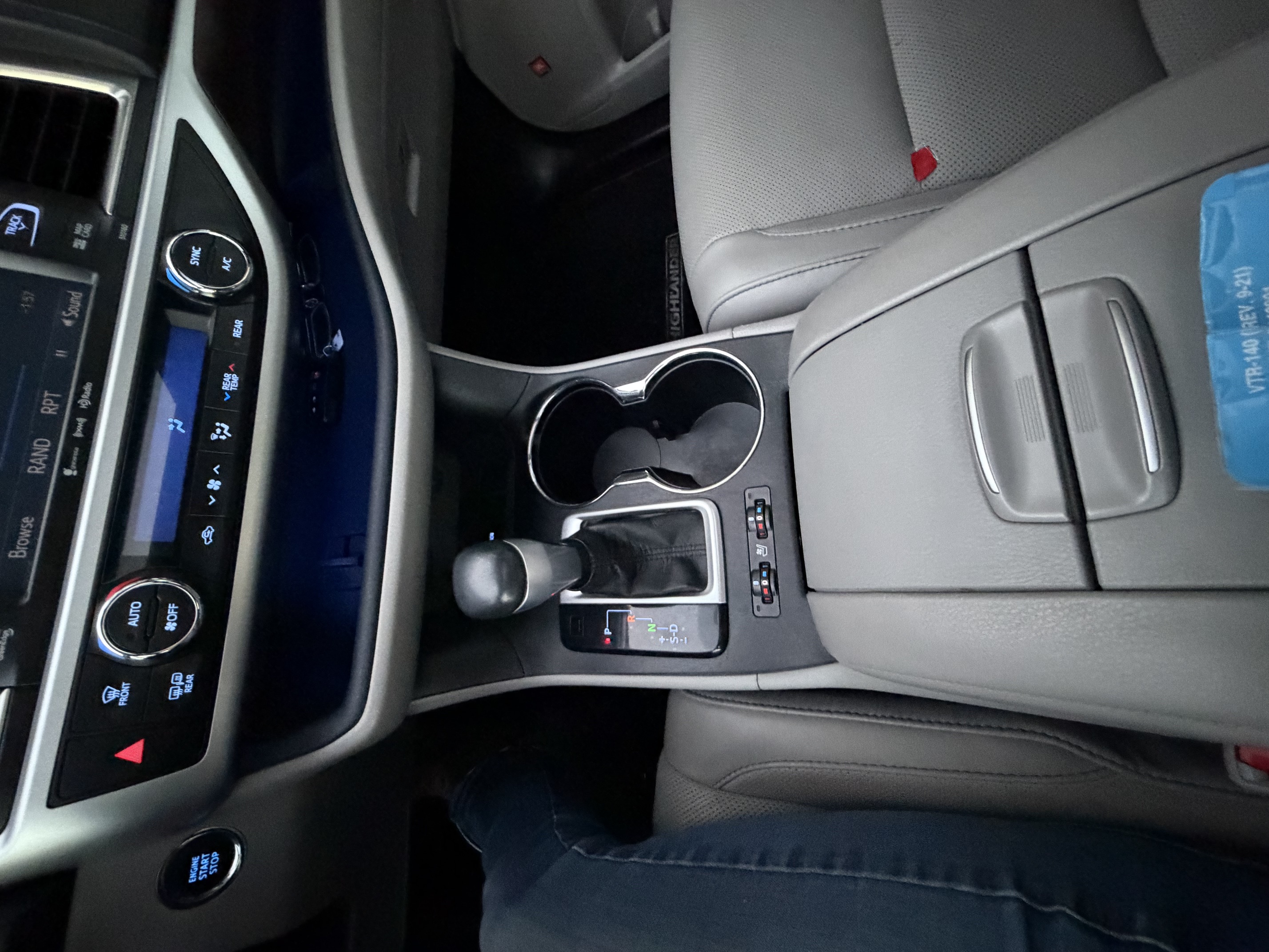 Used 2016 Toyota Highlander Limited FWD image 9