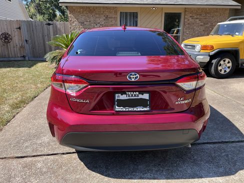 Used 2024 Toyota Corolla LE image 4