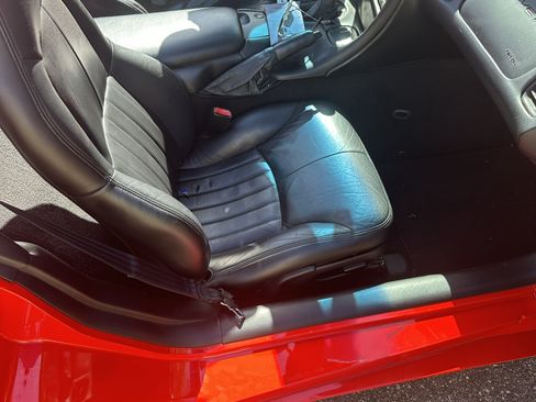 Used 1998 Chevrolet Corvette Convertible w/ Performance Handling Pkg image 18