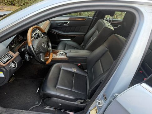 Used 2013 Mercedes-Benz E 350 4MATIC Sedan image 5