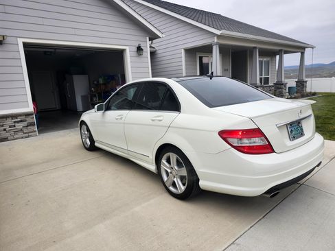 Used 2011 Mercedes-Benz C 300 4MATIC Sedan image 20
