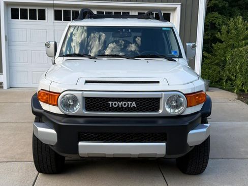 Used 2012 Toyota FJ Cruiser 4WD w/ Upgrade Pkg image 6