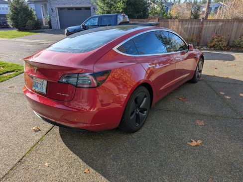 Used 2018 Tesla Model 3 Long Range image 9
