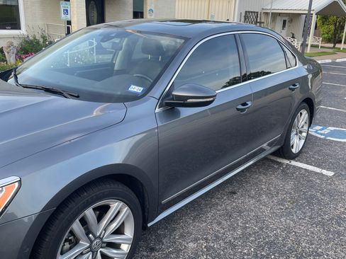 Used 2016 Volkswagen Passat 3.6 SEL Premium FWD image 2