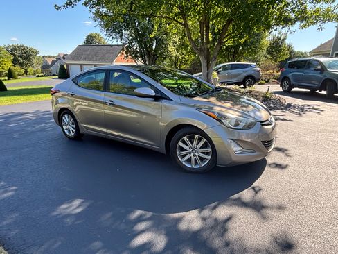 Used 2014 Hyundai Elantra SE w/ Option Group 02 image 4