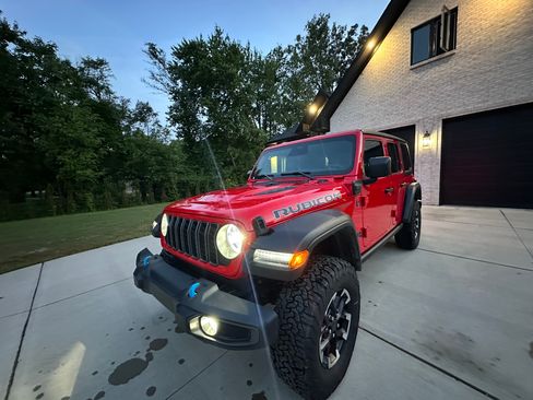 Used 2025 Jeep Wrangler Unlimited Rubicon 4xe w/ Safety Group AWD/4WD image 1