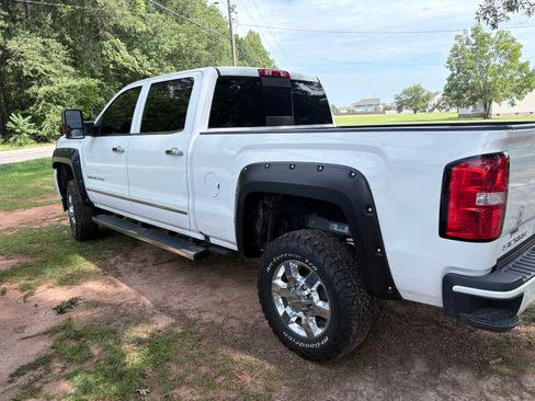 Used 2017 GMC Sierra 3500 Denali w/ Duramax Plus Package AWD/4WD image 2