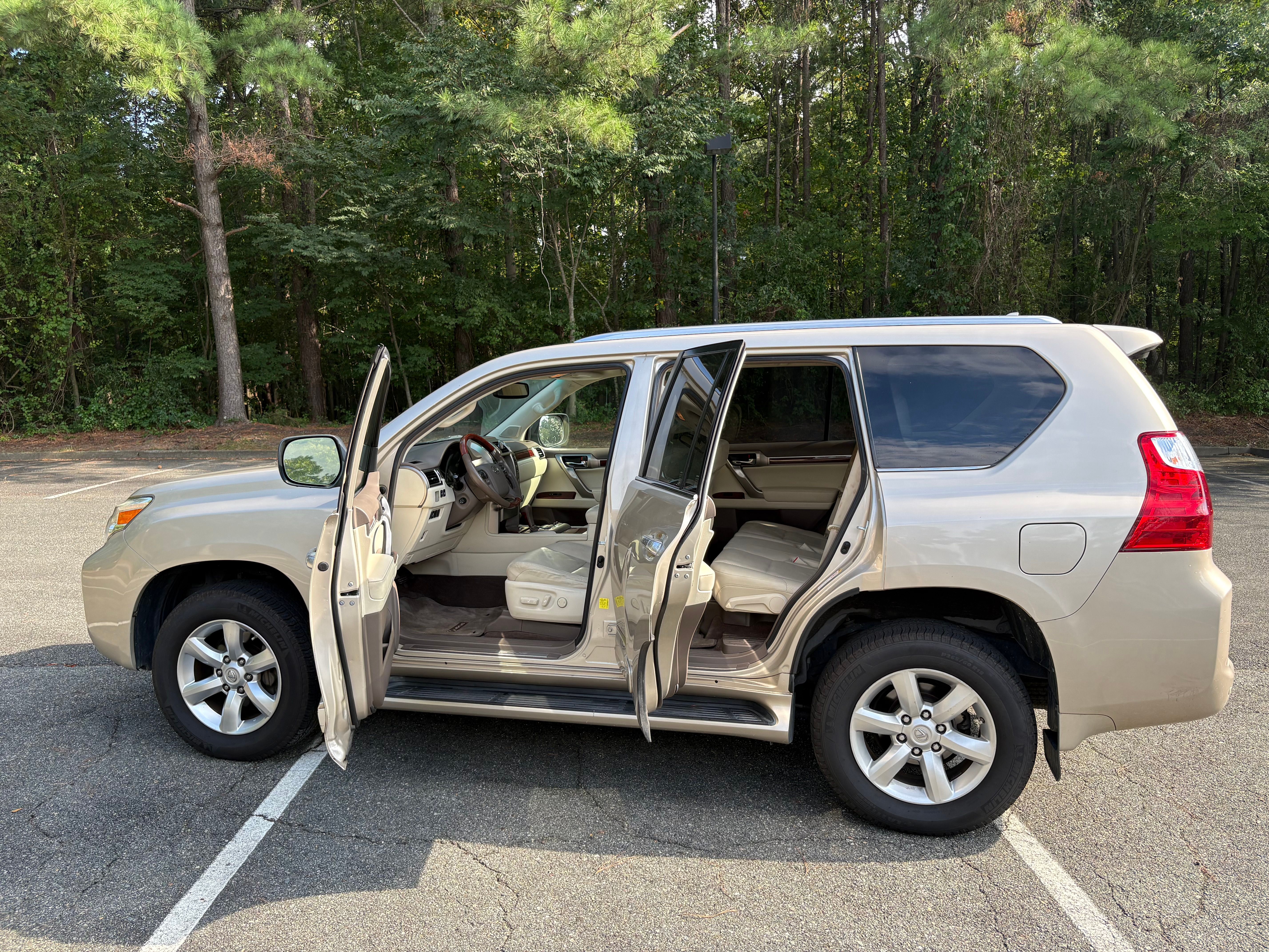 Used 2013 Lexus GX 460 w/ Comfort Plus Pkg AWD/4WD image 5