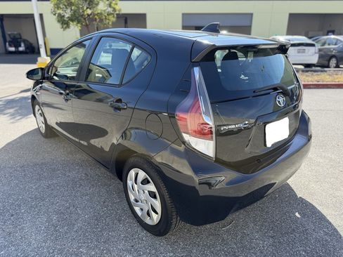 Used 2015 Toyota Prius C Three image 5