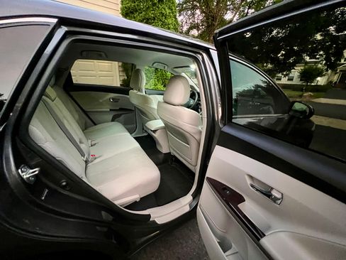 Used 2009 Toyota Venza FWD image 13