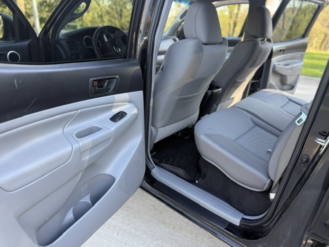 Used 2013 Toyota Tacoma 4x4 Double Cab w/ TRD Sport Pkg image 24