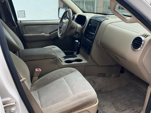 Used 2008 Ford Explorer XLT RWD image 15