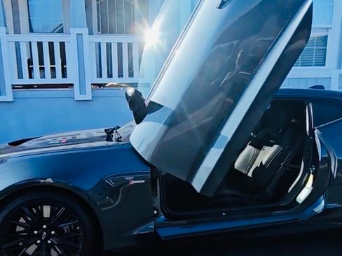 Used 2022 Chevrolet Camaro ZL1 image 2