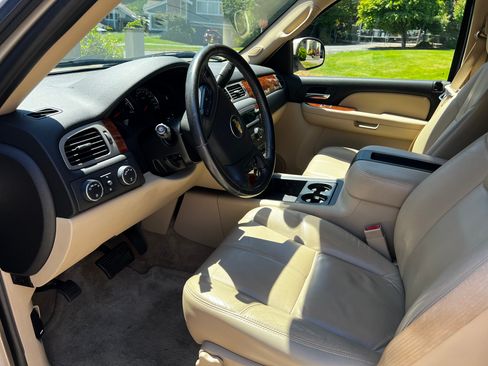 Used 2008 Chevrolet Tahoe LT w/ LT Preferred Equipment Group AWD/4WD image 8