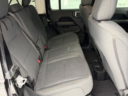 Used 2024 Jeep Wrangler Unlimited Sahara w/ Safety Group image 4