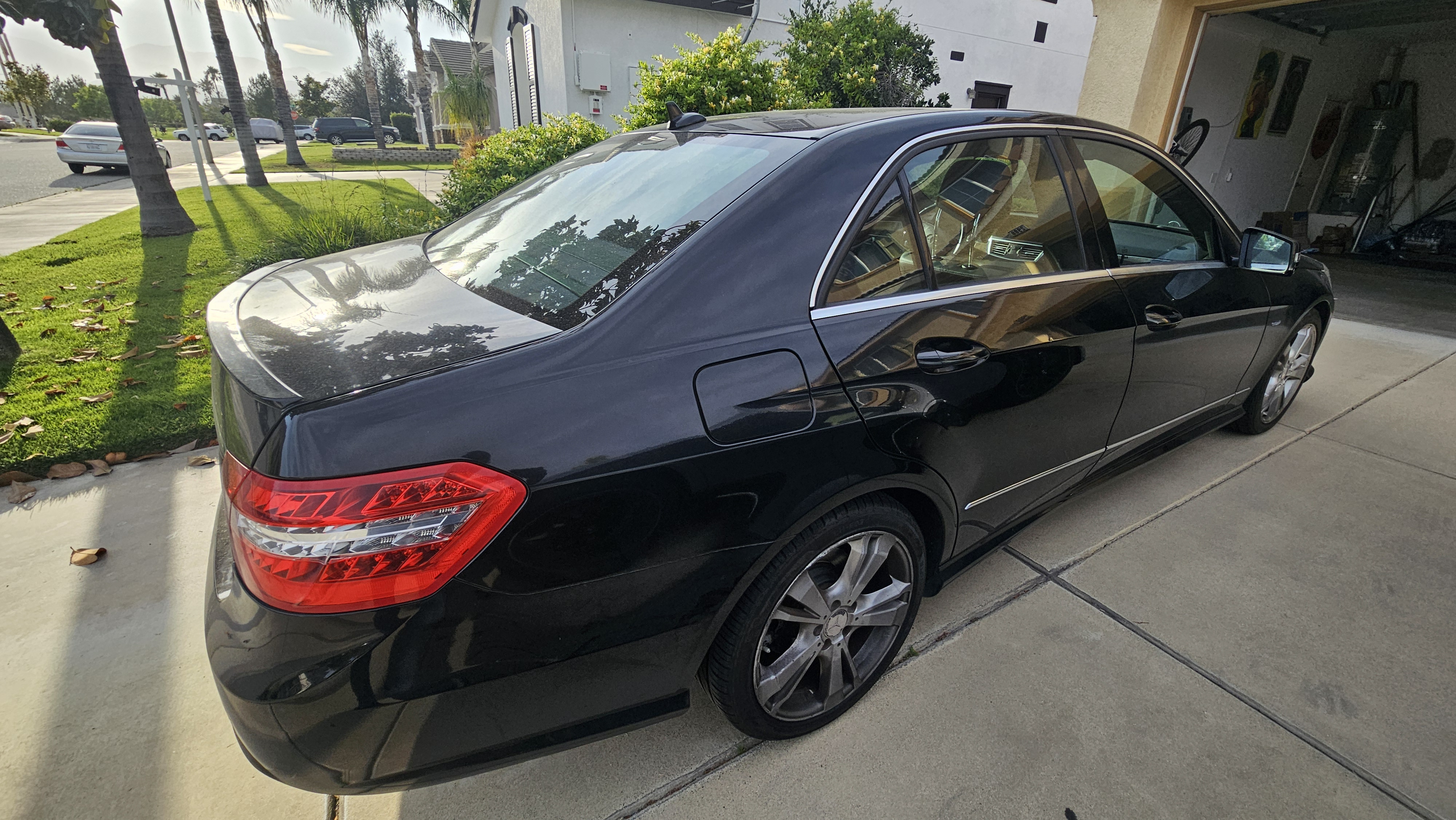 Used 2012 Mercedes-Benz E 350 Sedan image 2