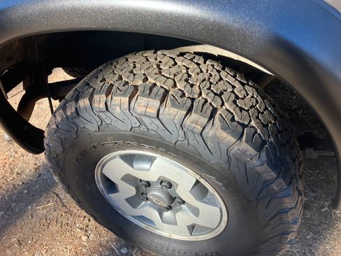 Used 1998 Chevrolet S10 Pickup LS w/ Preferred Equipment Group image 2