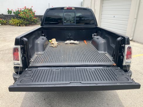 Used 2007 Mitsubishi Raider LS RWD image 5