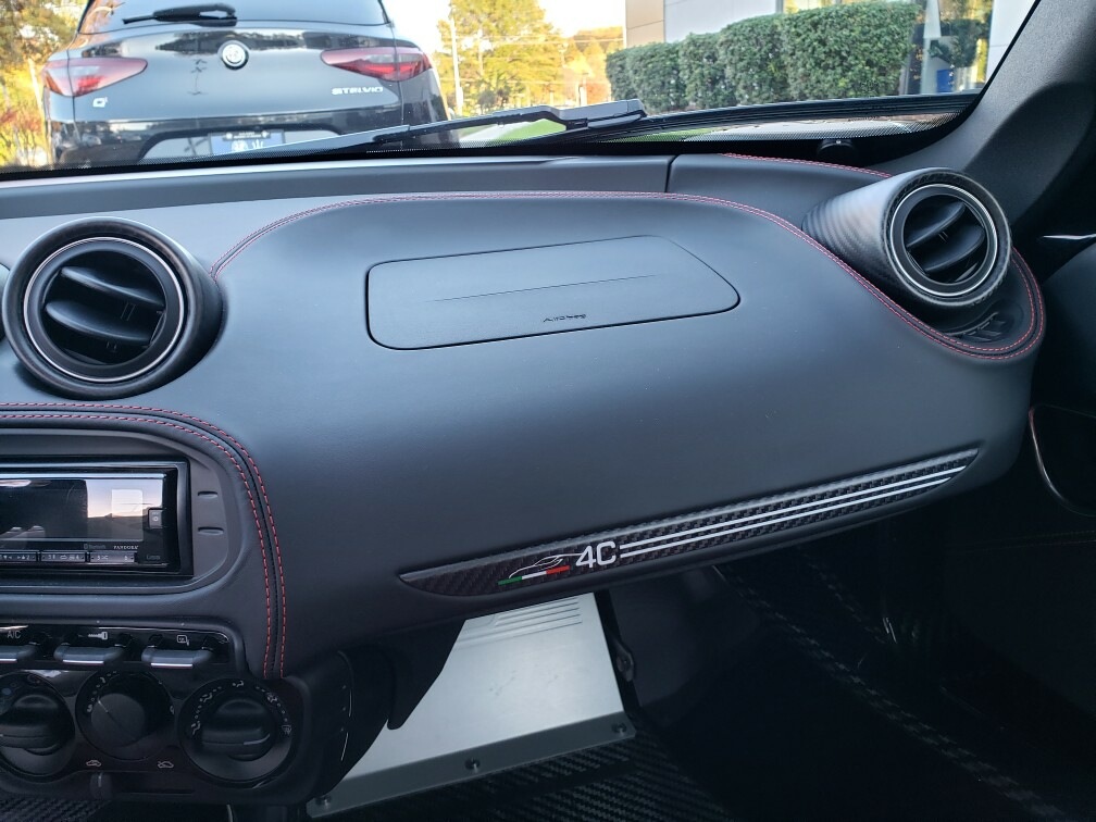 Used 2020 Alfa Romeo 4C Spider RWD image 13