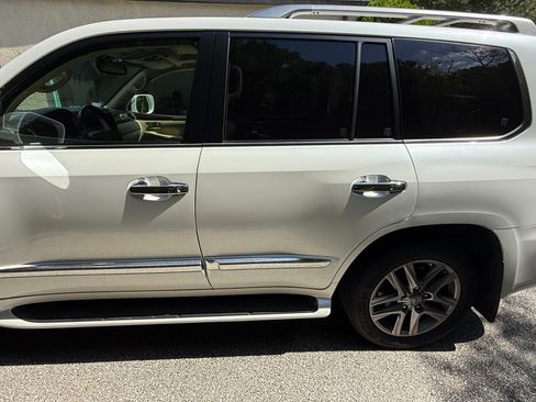 Used 2015 Lexus LX 570 4WD image 12