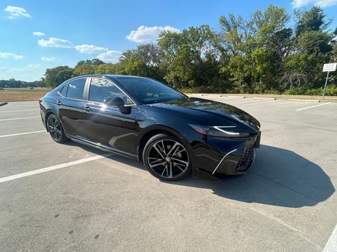 Used 2026 Toyota Camry XSE w/ Premium Package FWD image 4