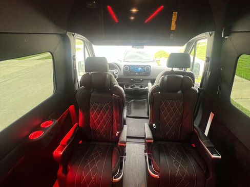 Used 2023 Mercedes-Benz Sprinter 2500 image 11