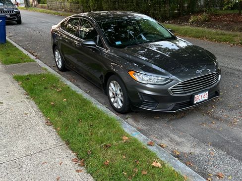 Used 2019 Ford Fusion SE image 6