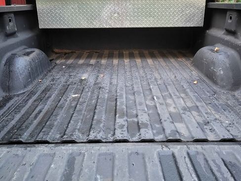 Used 2011 GMC Sierra 2500 SLT w/ Snow Plow Prep Package AWD/4WD image 9