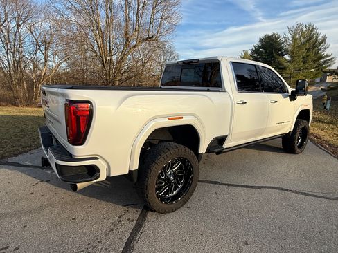 Used 2023 GMC Sierra 3500 Denali w/ Denali Ultimate Package image 6