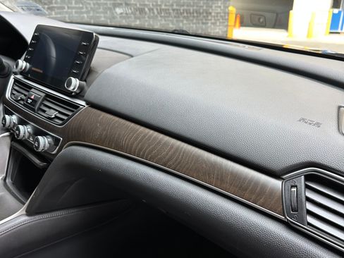Used 2019 Honda Accord EX-L image 17