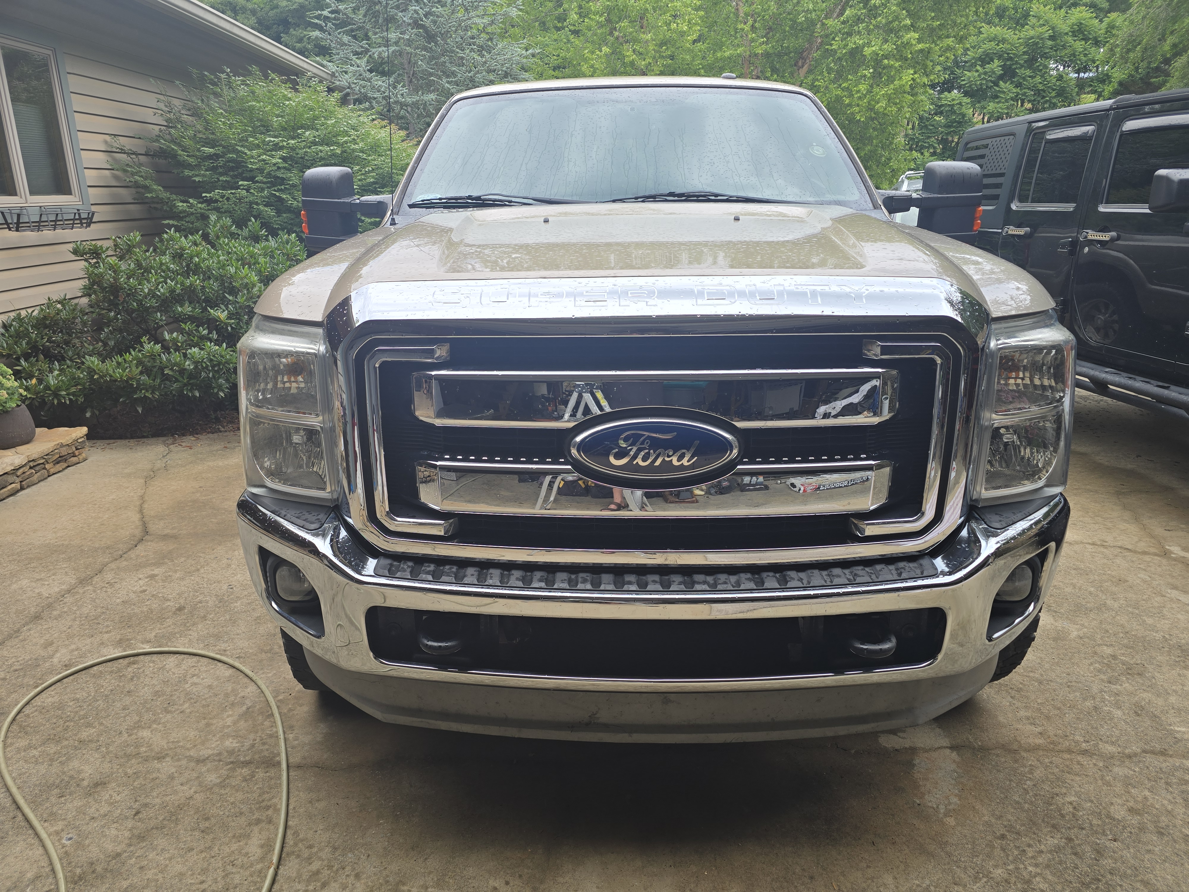 Used 2011 Ford F250 Lariat w/ Lariat Interior Pkg AWD/4WD image 4