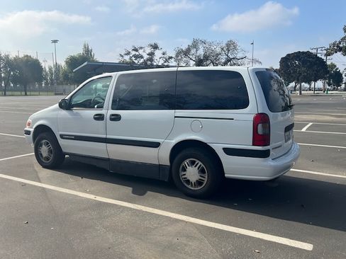 Used 2004 Chevrolet Venture Plus w/ Climate Package image 8
