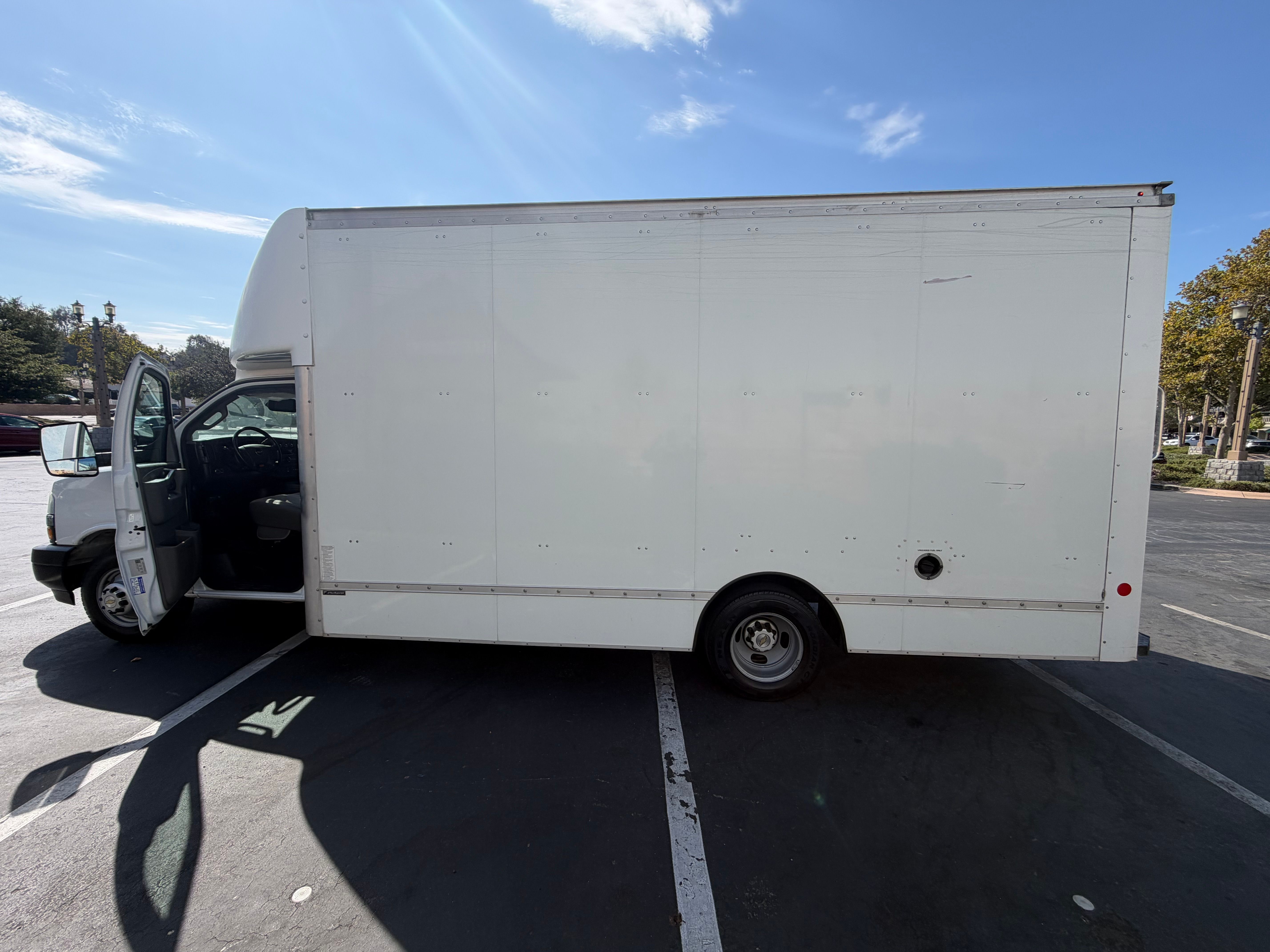 Used 2021 Chevrolet Express 3500 w/ Power Convenience Package RWD image 6