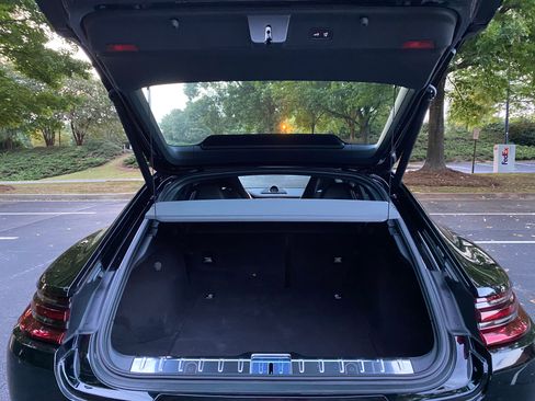 Used 2020 Porsche Panamera image 21