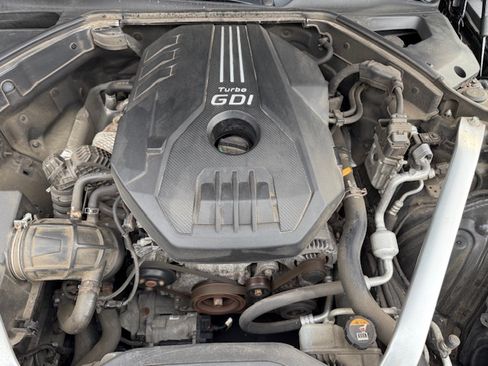 Used 2019 Genesis G70 2.0T Advanced w/ Sport Package image 5