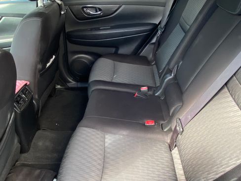 Used 2020 Nissan Rogue SV AWD/4WD image 9
