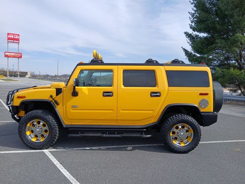 Used 2003 HUMMER H2 w/ Preferred Equipment Group image 2